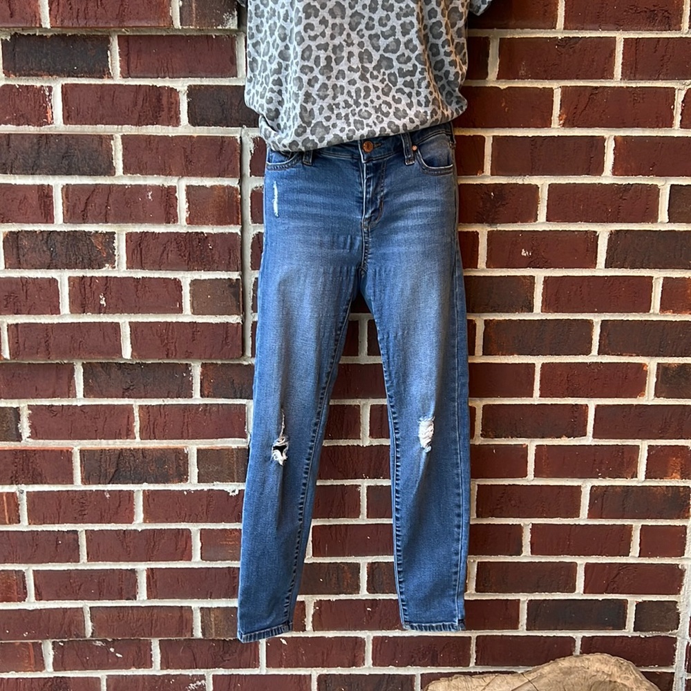 Celebrity Pink mid rise ankle skinny blue jeans